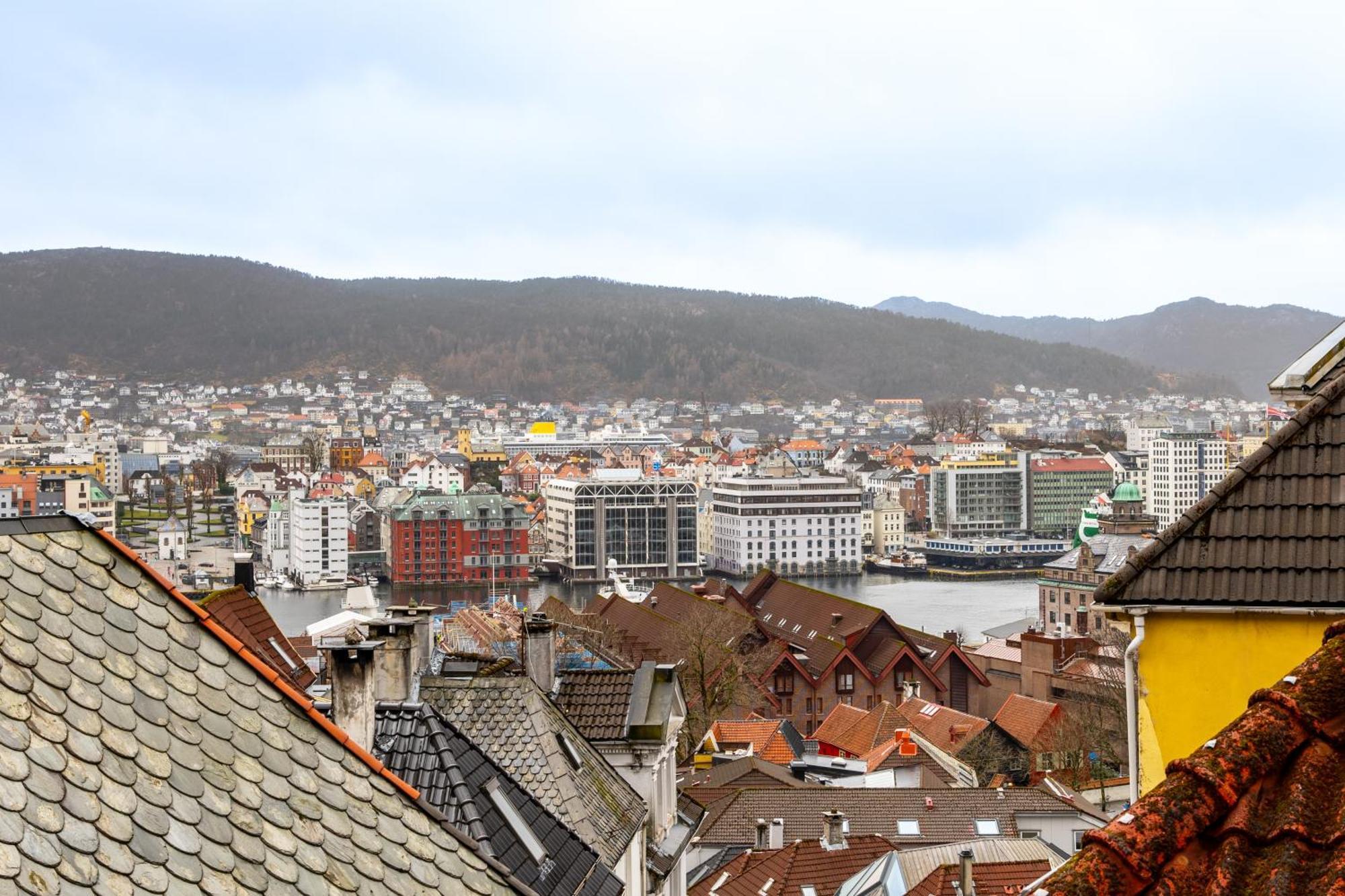Dinbnb Apartments I 350M To Bryggen I Renovated 2023 I Quiet Top Apart Берген Экстерьер фото