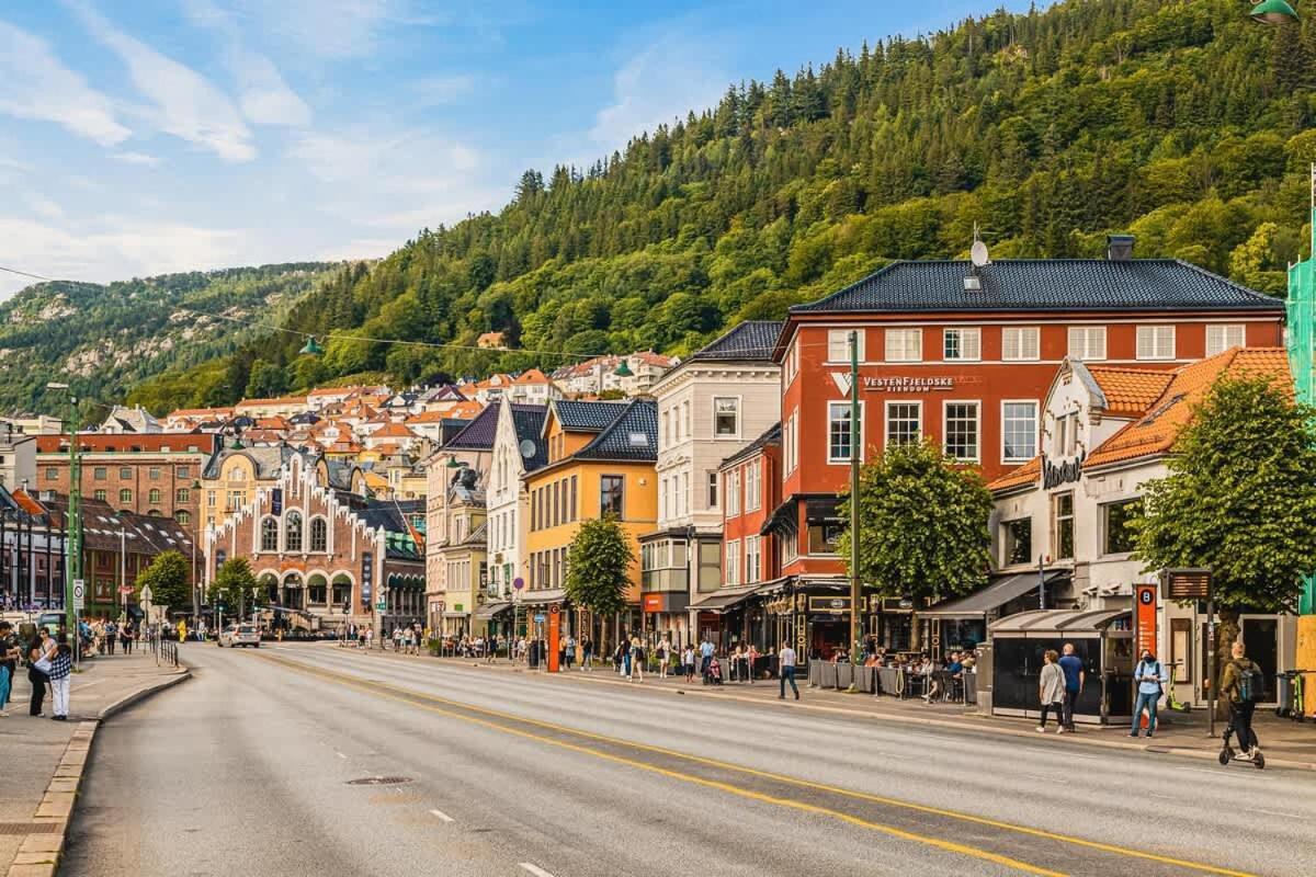 Dinbnb Apartments I 350M To Bryggen I Renovated 2023 I Quiet Top Apart Берген Экстерьер фото